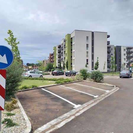 Lavanda Apartment Oradea Exteriör bild