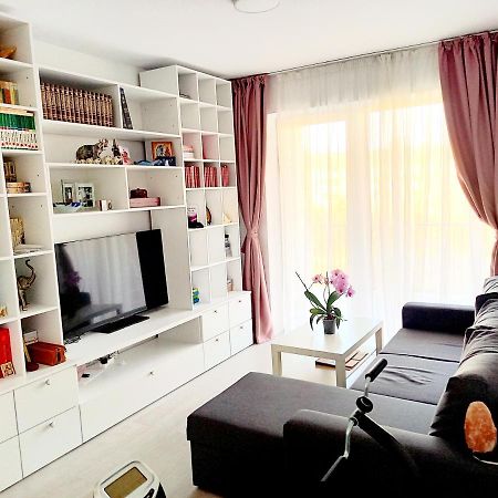 Lavanda Apartment Oradea Exteriör bild